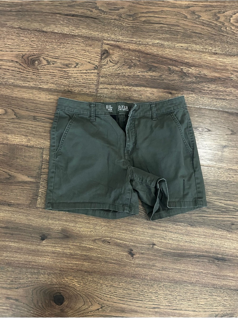 a.n.a Olive Chino Bermuda Shorts - Deep Olive Green